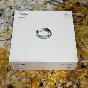 Oura Ring 4 Silver